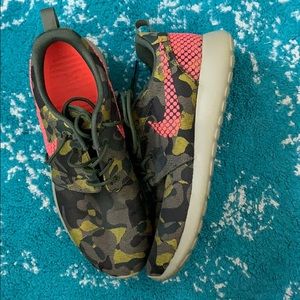 Green Camouflage Nike Roshes